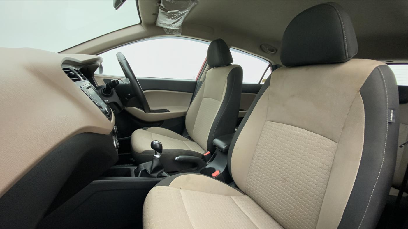 2017 Hyundai Elite i20 ASTA 1.2 (O), Petrol, Manual, 35,995 km, Right Side Front Door Cabin