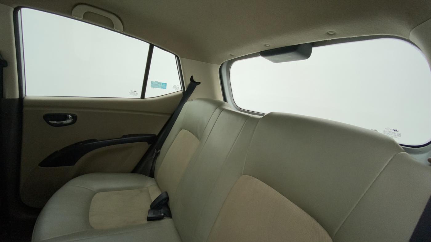 2011 Hyundai i10 MAGNA 1.2, Petrol, Manual, 60,372 km, Right Side Rear Door Cabin