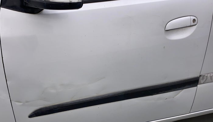 2011 Hyundai i10 MAGNA 1.2, Petrol, Manual, 60,372 km, Front passenger door - Slightly dented