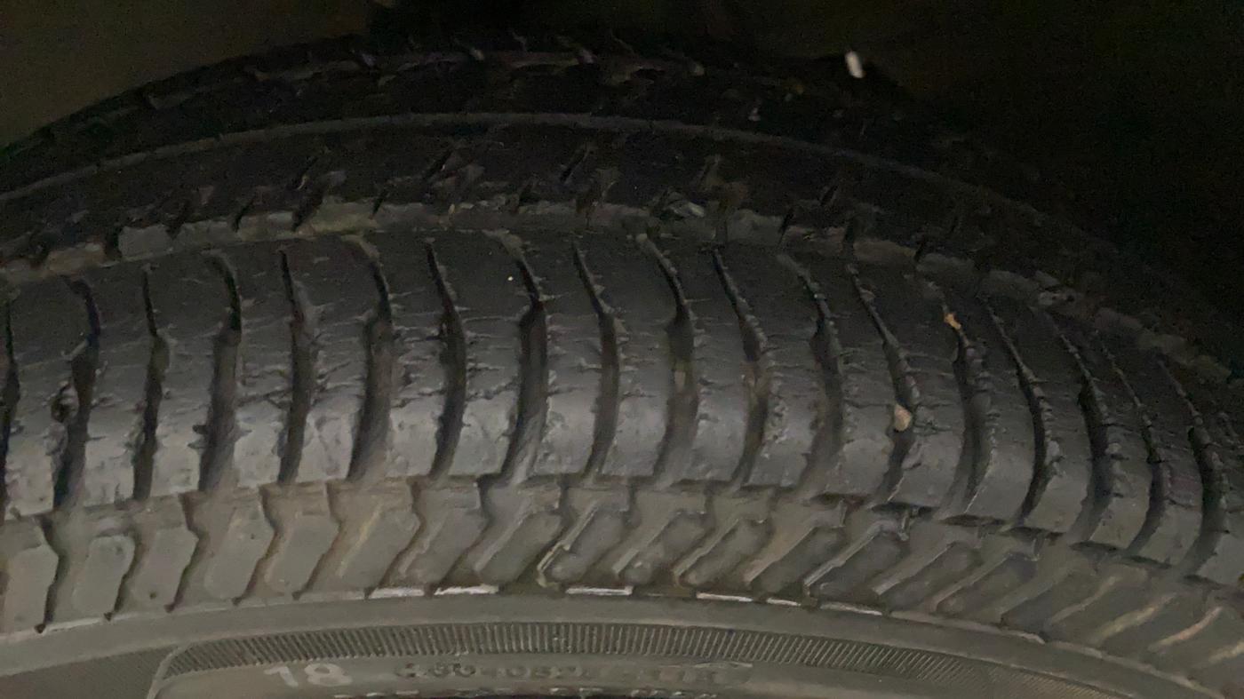 2015 Maruti Alto K10 VXI, Petrol, Manual, 27,789 km, Right Front Tyre Tread