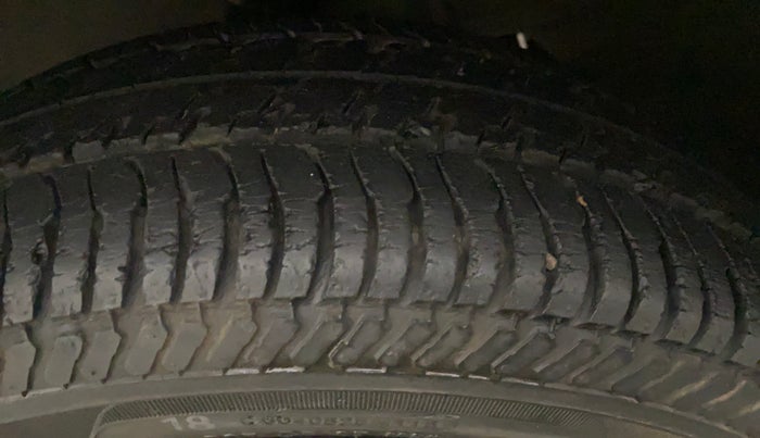 2015 Maruti Alto K10 VXI, Petrol, Manual, 27,789 km, Right Front Tyre Tread
