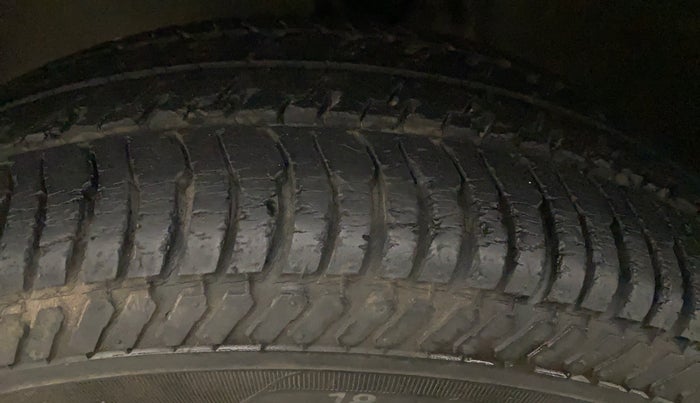2015 Maruti Alto K10 VXI, Petrol, Manual, 27,789 km, Right Rear Tyre Tread