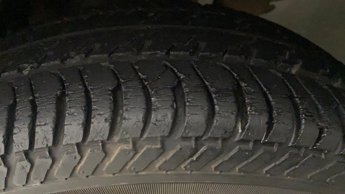 2015 Maruti Alto K10 VXI, Petrol, Manual, 27,789 km, Left Rear Tyre Tread