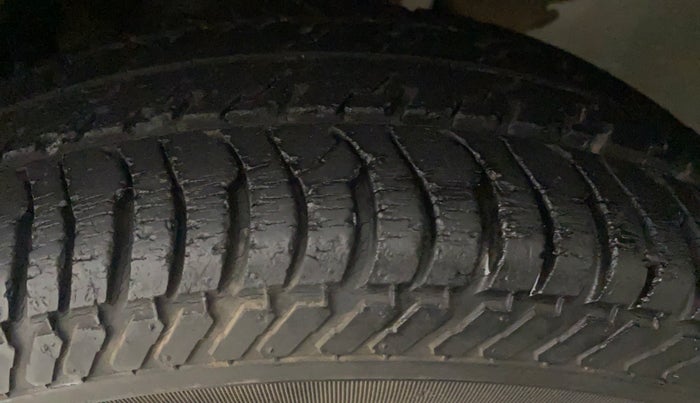 2015 Maruti Alto K10 VXI, Petrol, Manual, 27,789 km, Left Rear Tyre Tread