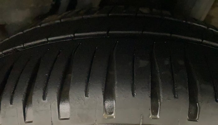 2015 Honda Jazz 1.2L I-VTEC SV, Petrol, Manual, 51,622 km, Left Rear Tyre Tread