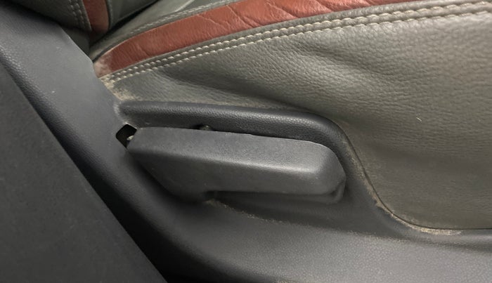 2014 Maruti Ritz VXI, Petrol, Manual, 76,020 km, Driver Side Adjustment Panel