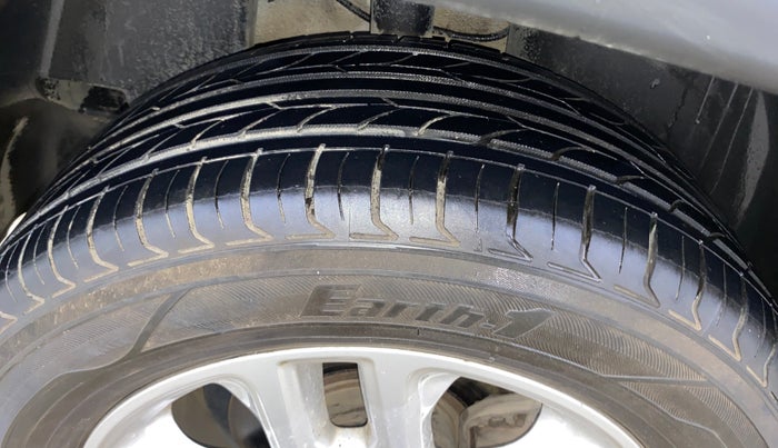 2017 Jeep Compass LIMITED 2.0 DIESEL 4X4, Diesel, Manual, 66,425 km, Right Rear Tyre Tread