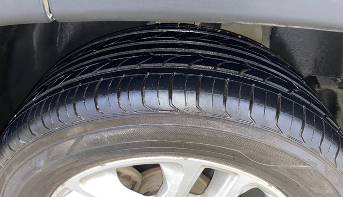 2017 Jeep Compass LIMITED 2.0 DIESEL 4X4, Diesel, Manual, 66,425 km, Left Rear Tyre Tread