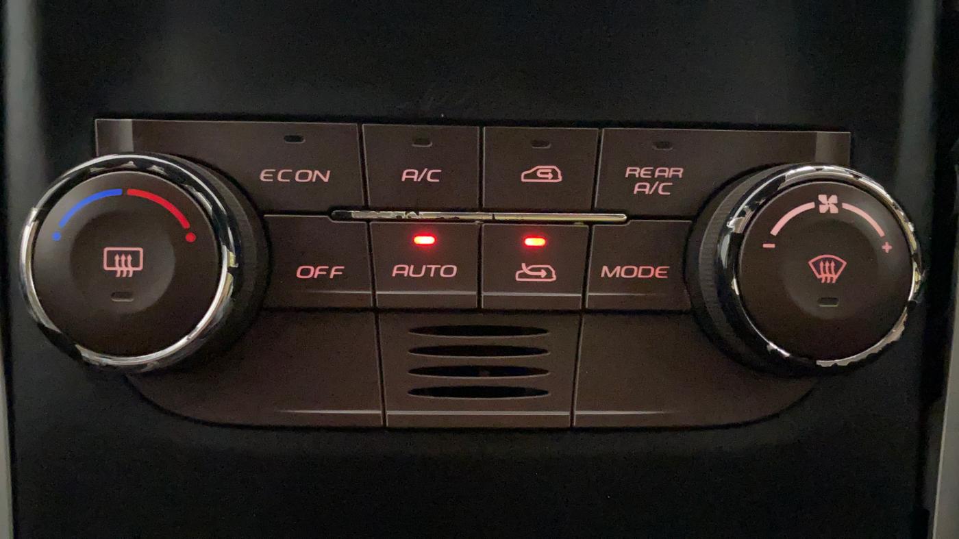 2014 Mahindra XUV500 W8, Diesel, Manual, 87,659 km, Automatic Climate Control