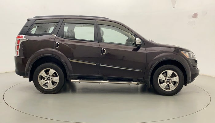 2014 Mahindra XUV500 W8, Diesel, Manual, 87,659 km, Right Side