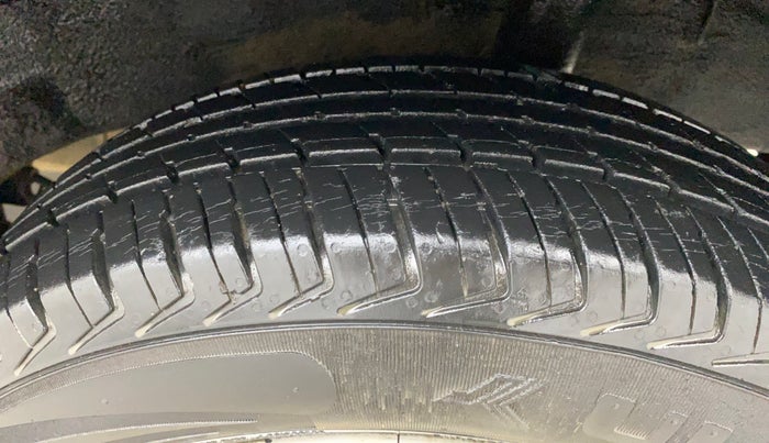 2017 Renault Kwid RXT 0.8, Petrol, Manual, 34,793 km, Left Rear Tyre Tread