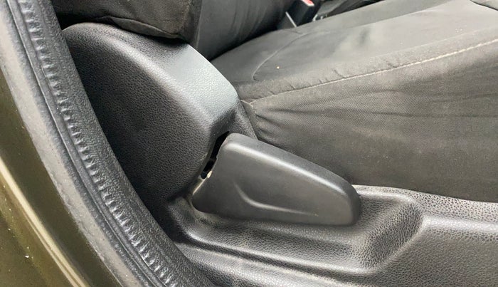 2017 Renault Kwid RXT 0.8, Petrol, Manual, 34,793 km, Driver Side Adjustment Panel