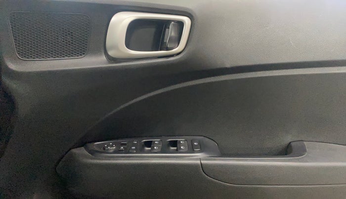 2022 Hyundai VENUE SX PLUS 1.0 TURBO DCT, Petrol, Automatic, 11,386 km, Driver Side Door Panels Control