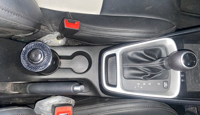 2022 Hyundai VENUE SX PLUS 1.0 TURBO DCT, Petrol, Automatic, 11,386 km, Gear Lever