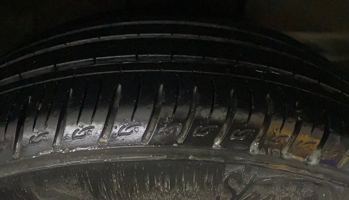 2022 Hyundai VENUE SX PLUS 1.0 TURBO DCT, Petrol, Automatic, 11,386 km, Right Front Tyre Tread