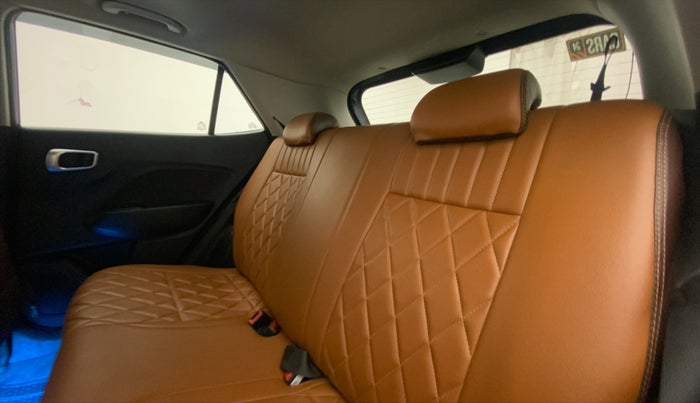 2021 Hyundai VENUE SX PLUS 1.0 TURBO DCT, Petrol, Automatic, 36,818 km, Right Side Rear Door Cabin