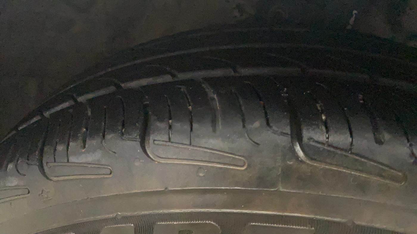2016 Maruti Celerio VXI, Petrol, Manual, 90,250 km, Right Front Tyre Tread