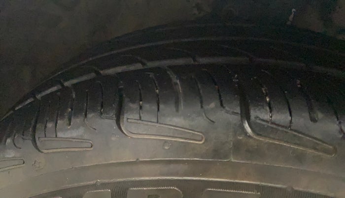 2016 Maruti Celerio VXI, Petrol, Manual, 90,250 km, Right Front Tyre Tread