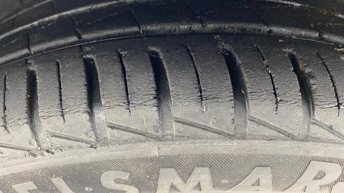 2021 Datsun Redi Go T, Petrol, Manual, 25,136 km, Left Front Tyre Tread