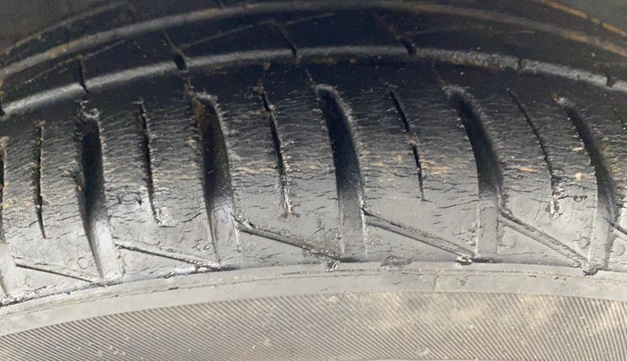 2021 Datsun Redi Go T, Petrol, Manual, 25,136 km, Right Front Tyre Tread