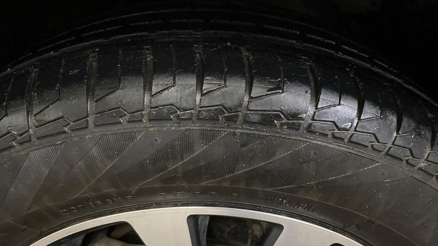 2020 Maruti S Cross ALPHA AT1.5, Petrol, Automatic, 40,622 km, Left Front Tyre Tread