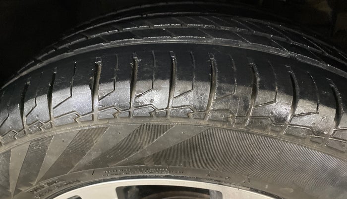 2020 Maruti S Cross ALPHA AT1.5, Petrol, Automatic, 40,622 km, Right Front Tyre Tread