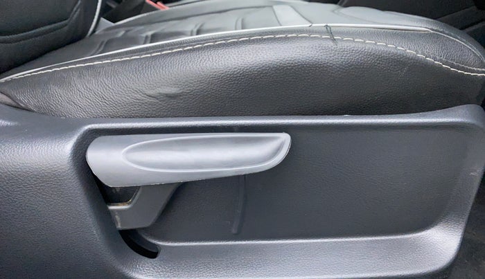 2020 Volkswagen Polo Trendline 1.0 L Petrol, Petrol, Manual, 40,617 km, Driver Side Adjustment Panel