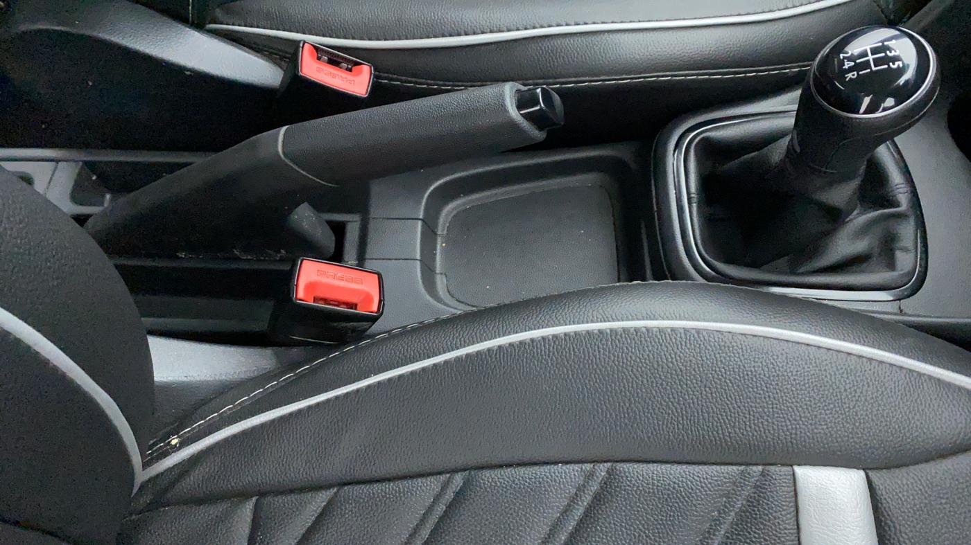 2020 Volkswagen Polo Trendline 1.0 L Petrol, Petrol, Manual, 40,617 km, Gear Lever