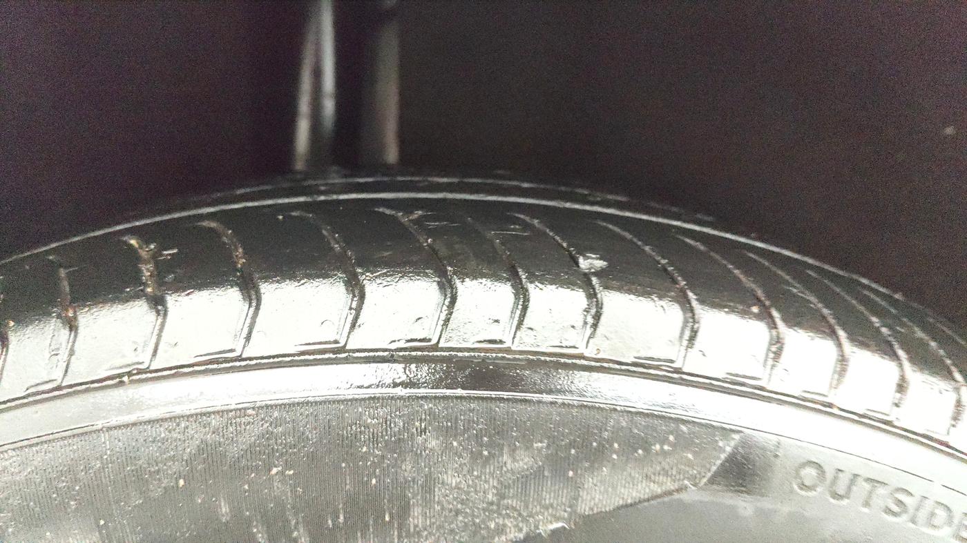 2019 Ford Ecosport TITANIUM + 1.5L PETROL AT, CNG, Automatic, 1,07,110 km, Right Rear Tyre Tread