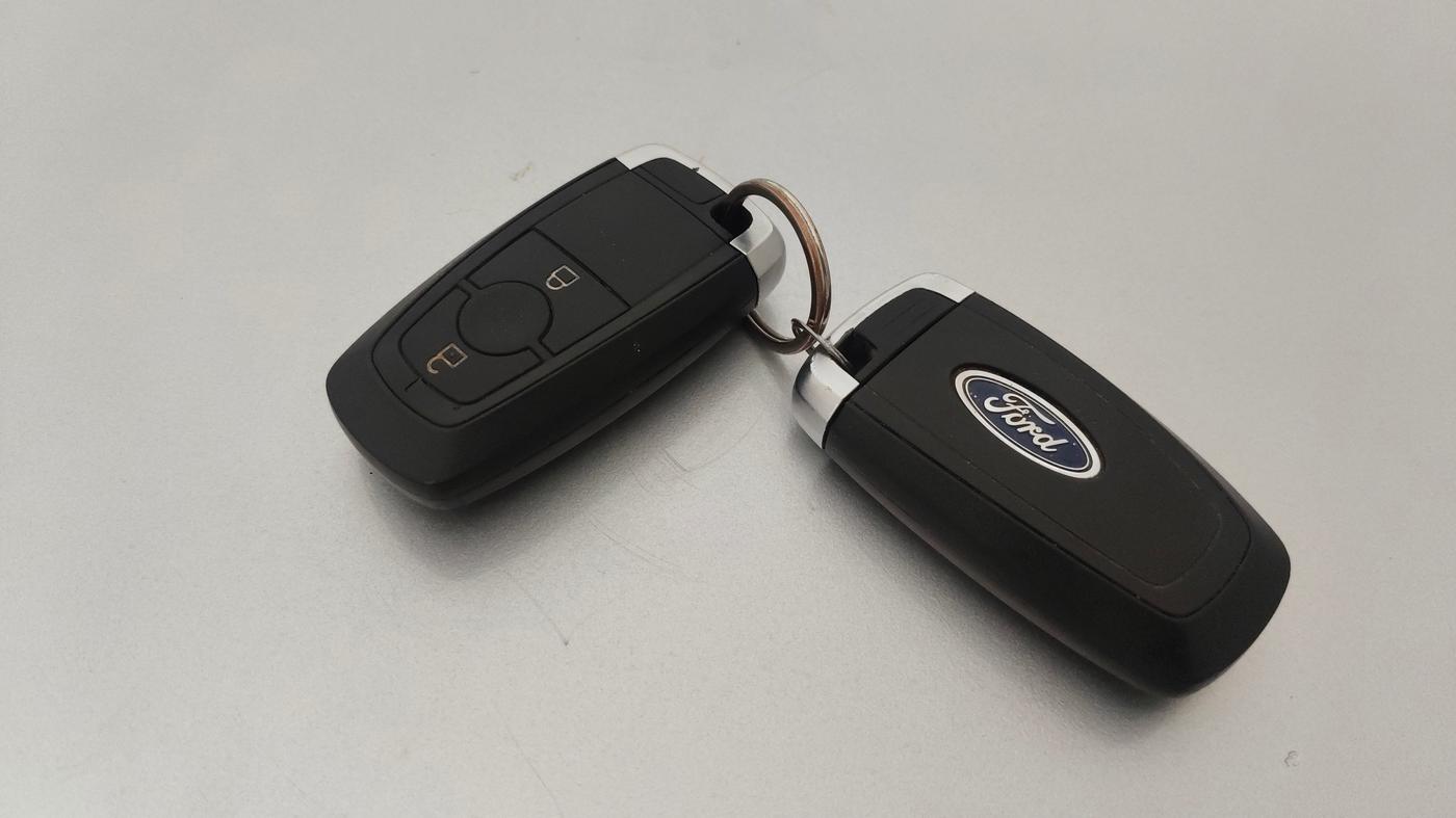 2019 Ford Ecosport TITANIUM + 1.5L PETROL AT, CNG, Automatic, 1,07,110 km, Key Close Up