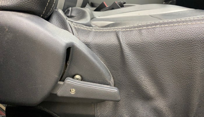 2018 Maruti Alto 800 LXI O, Petrol, Manual, 43,035 km, Driver Side Adjustment Panel