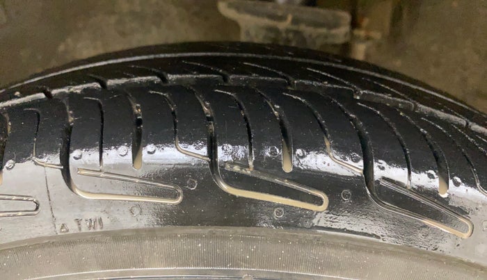 2018 Maruti Alto 800 LXI O, Petrol, Manual, 43,035 km, Left Front Tyre Tread