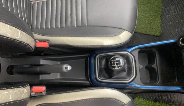 2017 Maruti IGNIS ZETA 1.2 DUAL TONE, Petrol, Manual, 66,130 km, Gear Lever