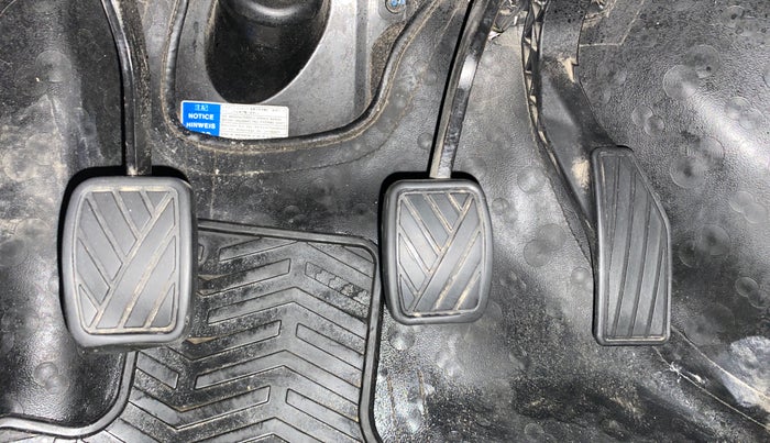 2017 Maruti IGNIS ZETA 1.2 DUAL TONE, Petrol, Manual, 66,130 km, Pedals