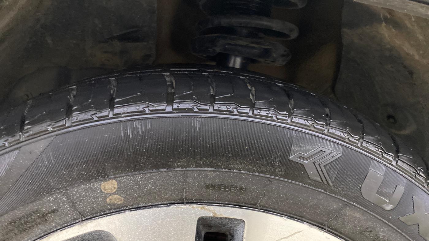 2021 MG HECTOR PLUS SHARP 2.0 DIESEL TURBO MT 6-STR, Diesel, Manual, 77,500 km, Left Front Tyre Tread