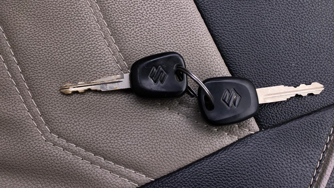 2015 Maruti Celerio VXI, Petrol, Manual, 99,412 km, Key Close Up