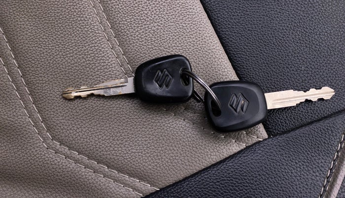 2015 Maruti Celerio VXI, Petrol, Manual, 99,412 km, Key Close Up