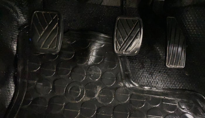 2015 Maruti Celerio VXI, Petrol, Manual, 99,412 km, Pedals