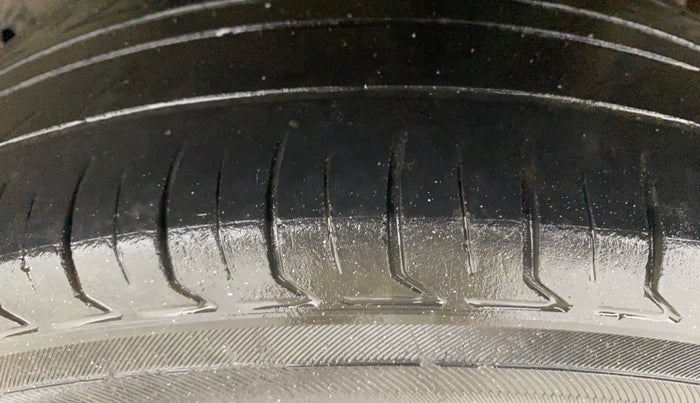 2015 Maruti Celerio VXI, Petrol, Manual, 99,412 km, Left Rear Tyre Tread