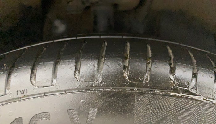 2019 Tata NEXON XZ PLUS DIESEL, Diesel, Manual, 1,26,640 km, Right Front Tyre Tread