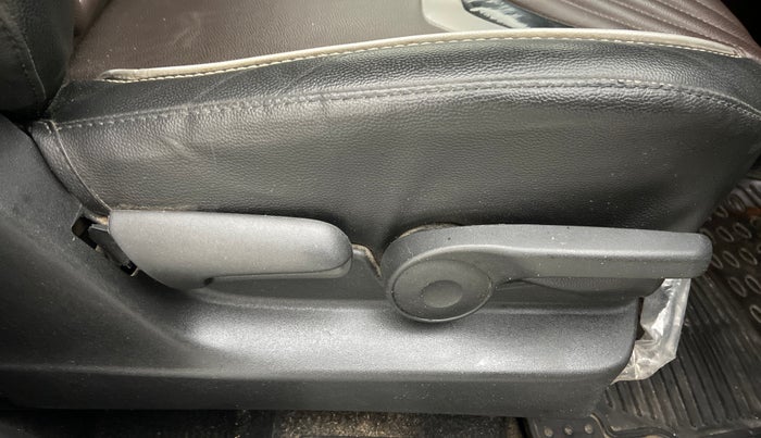 2021 Toyota URBAN CRUISER PREMIUM MT, Petrol, Manual, 22,783 km, Driver Side Adjustment Panel