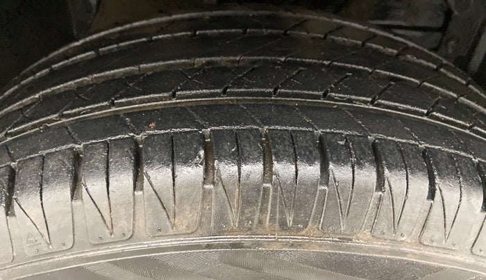 2021 Toyota URBAN CRUISER PREMIUM MT, Petrol, Manual, 22,783 km, Right Front Tyre Tread