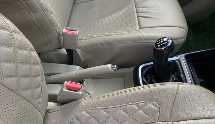 2021 Maruti Dzire VXI, Petrol, Manual, 70,953 km, Gear Lever