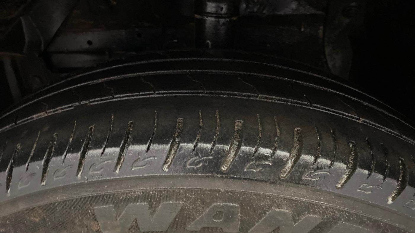 2016 Maruti Vitara Brezza VDI, Diesel, Manual, 1,01,560 km, Left Front Tyre Tread