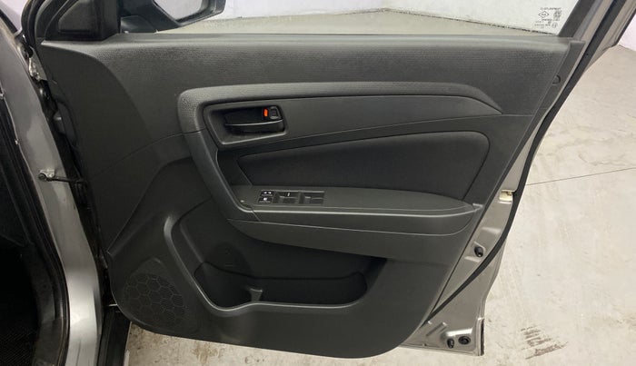 2016 Maruti Vitara Brezza VDI, Diesel, Manual, 1,01,543 km, Driver Side Door Panels Control