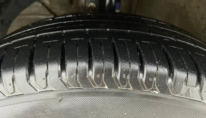 2020 Maruti XL6 ZETA AT SHVS, Petrol, Automatic, 8,520 km, Left Front Tyre Tread