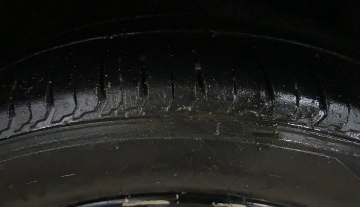 2017 Maruti IGNIS ALPHA 1.3 DUAL TONE, Diesel, Manual, 96,288 km, Left Rear Tyre Tread