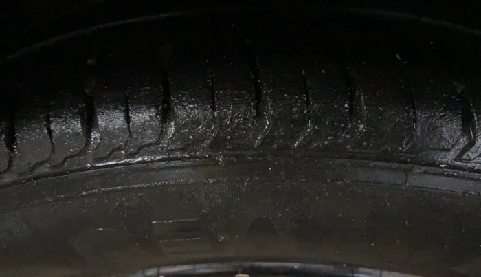 2017 Maruti IGNIS ALPHA 1.3 DUAL TONE, Diesel, Manual, 96,288 km, Right Rear Tyre Tread