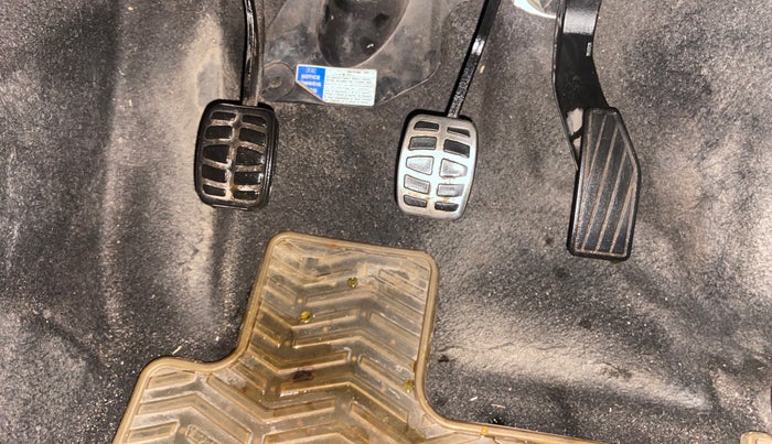 2017 Maruti IGNIS ALPHA 1.3 DUAL TONE, Diesel, Manual, 96,288 km, Pedals