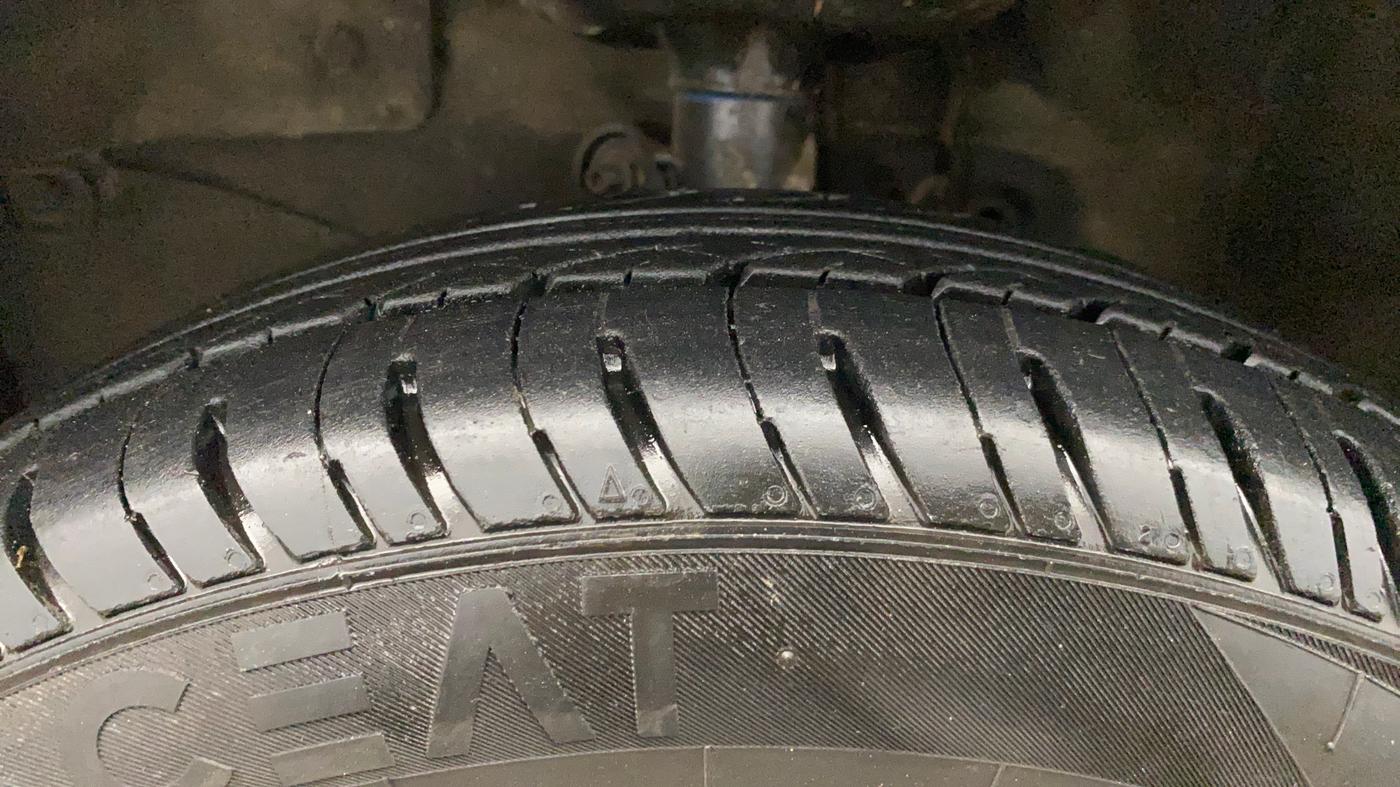 2014 Honda Brio S MT, Petrol, Manual, 57,201 km, Left Front Tyre Tread